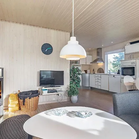 Three-bedroom Holiday In 1 Nordenbro Vesteregn